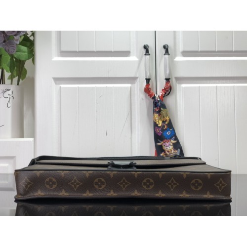 PASTA LOUIS VUITTON SLOCK